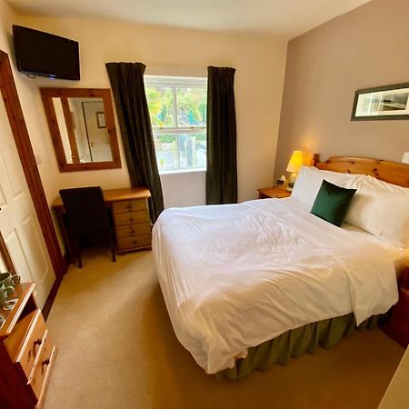 The Globe Inn Kingsbridge  Luaran gambar