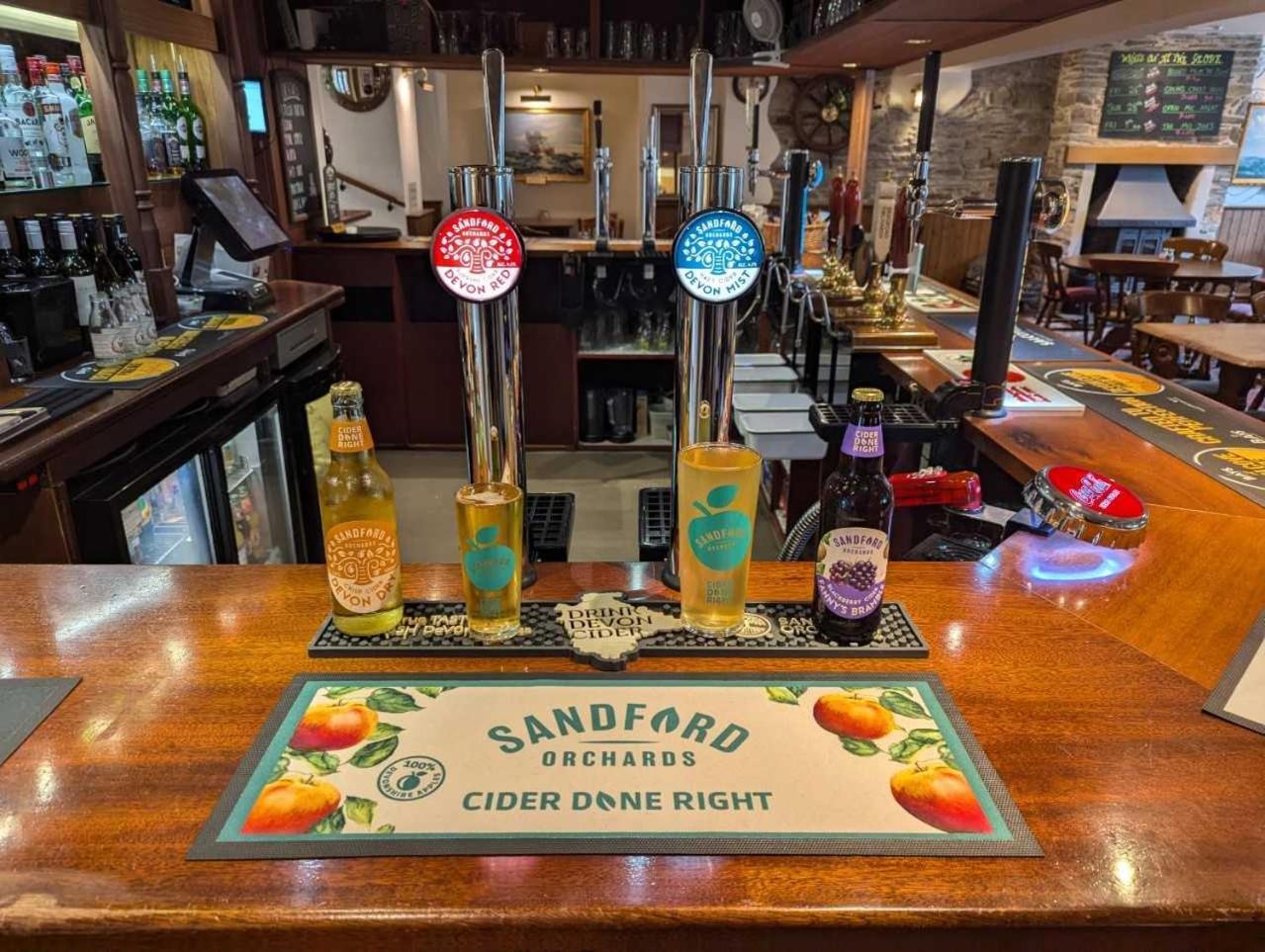 The Globe Inn Kingsbridge  Luaran gambar